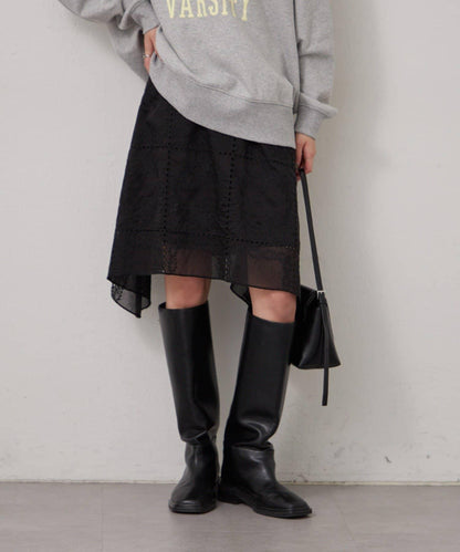 刺繡下襬半身裙