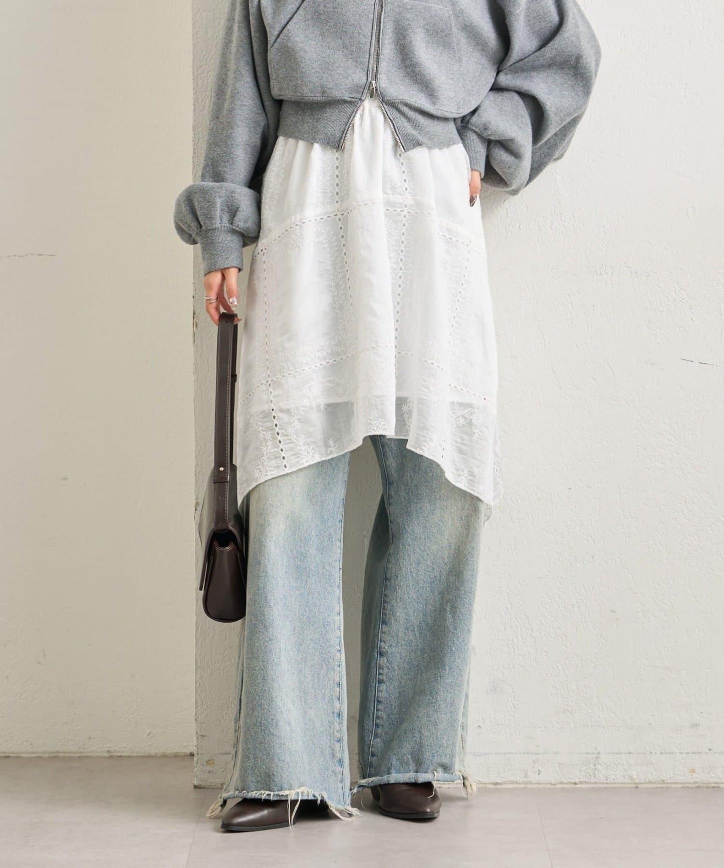 刺繡下襬半身裙