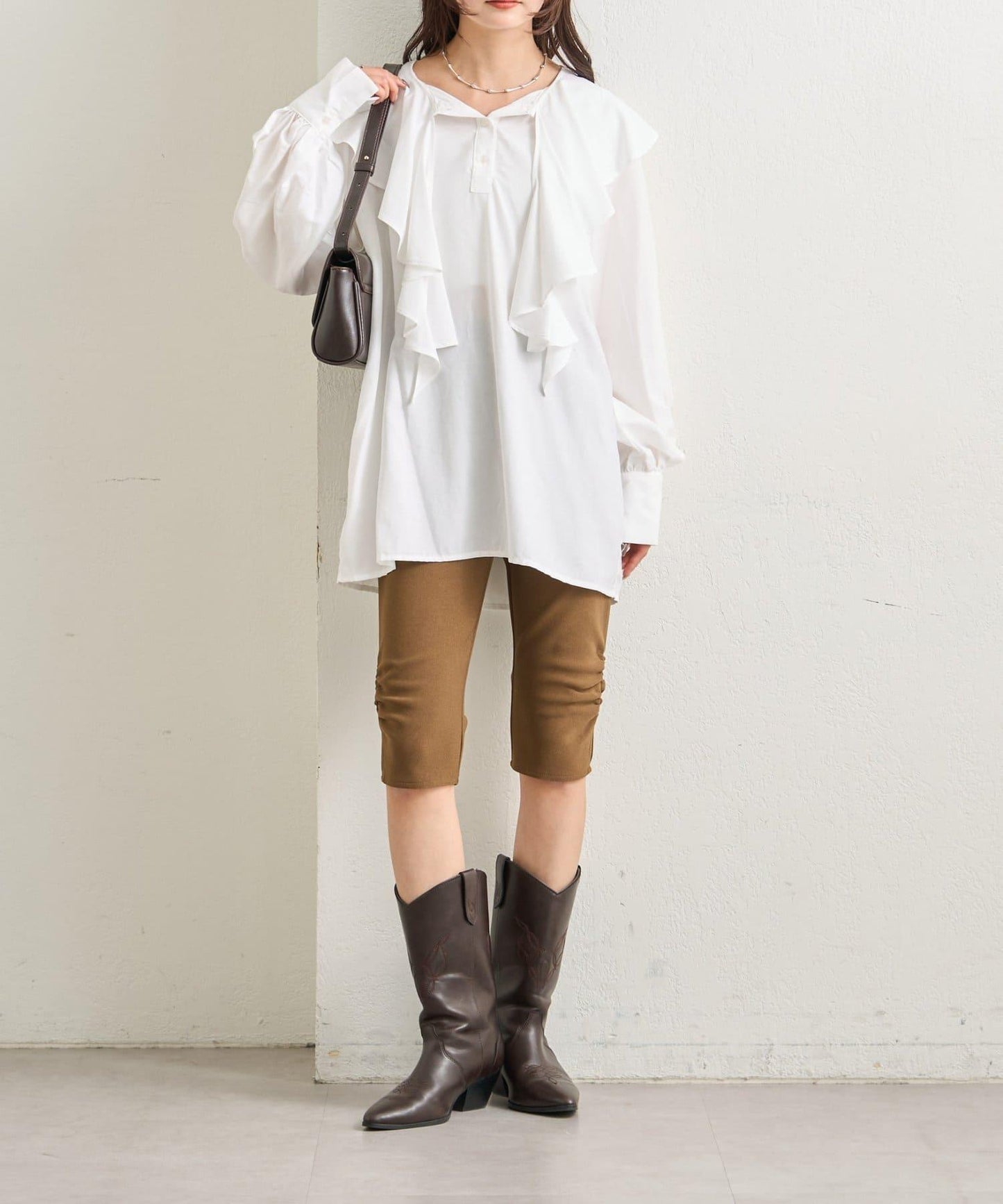 荷葉邊領口襯衫