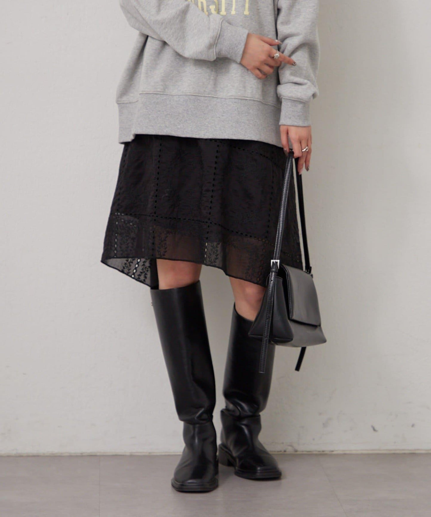 刺繡下襬半身裙