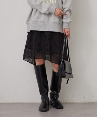 刺繡下襬半身裙