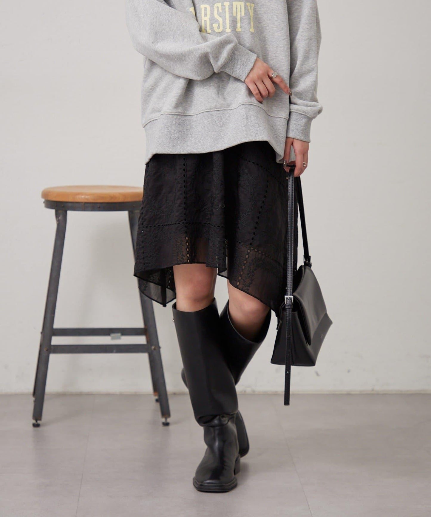 刺繡下襬半身裙