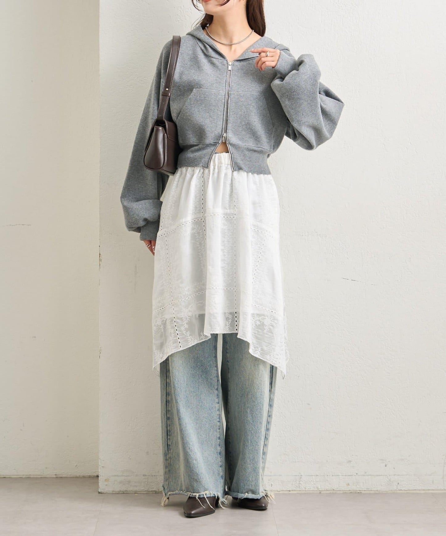 刺繡下襬半身裙