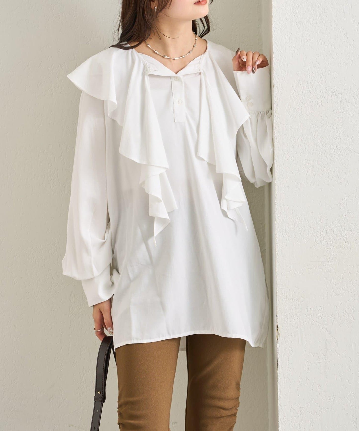荷葉邊領口襯衫