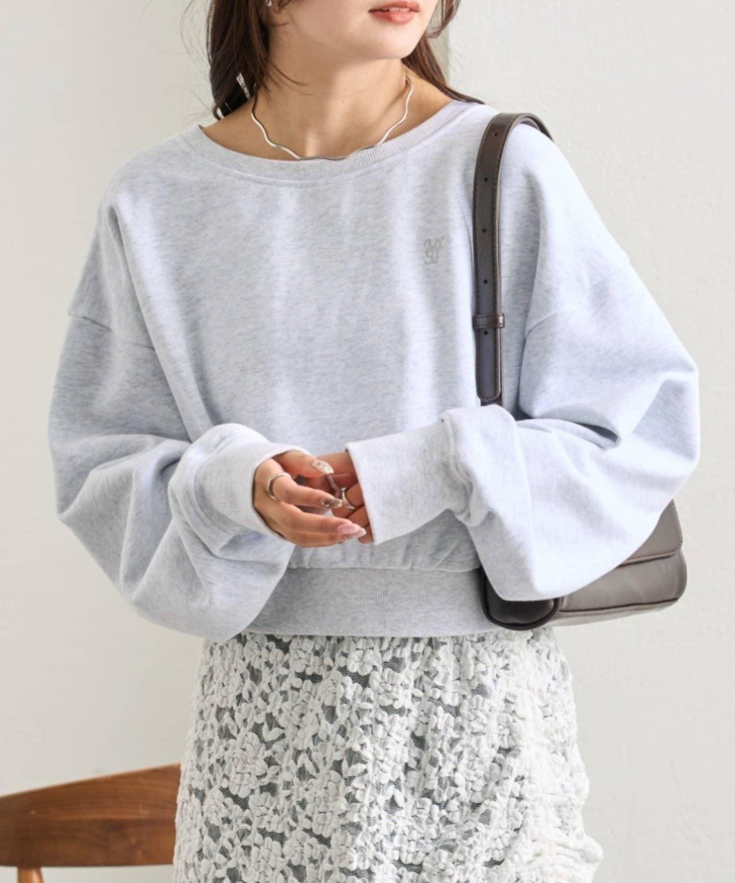 點綴刺繡短款衛衣