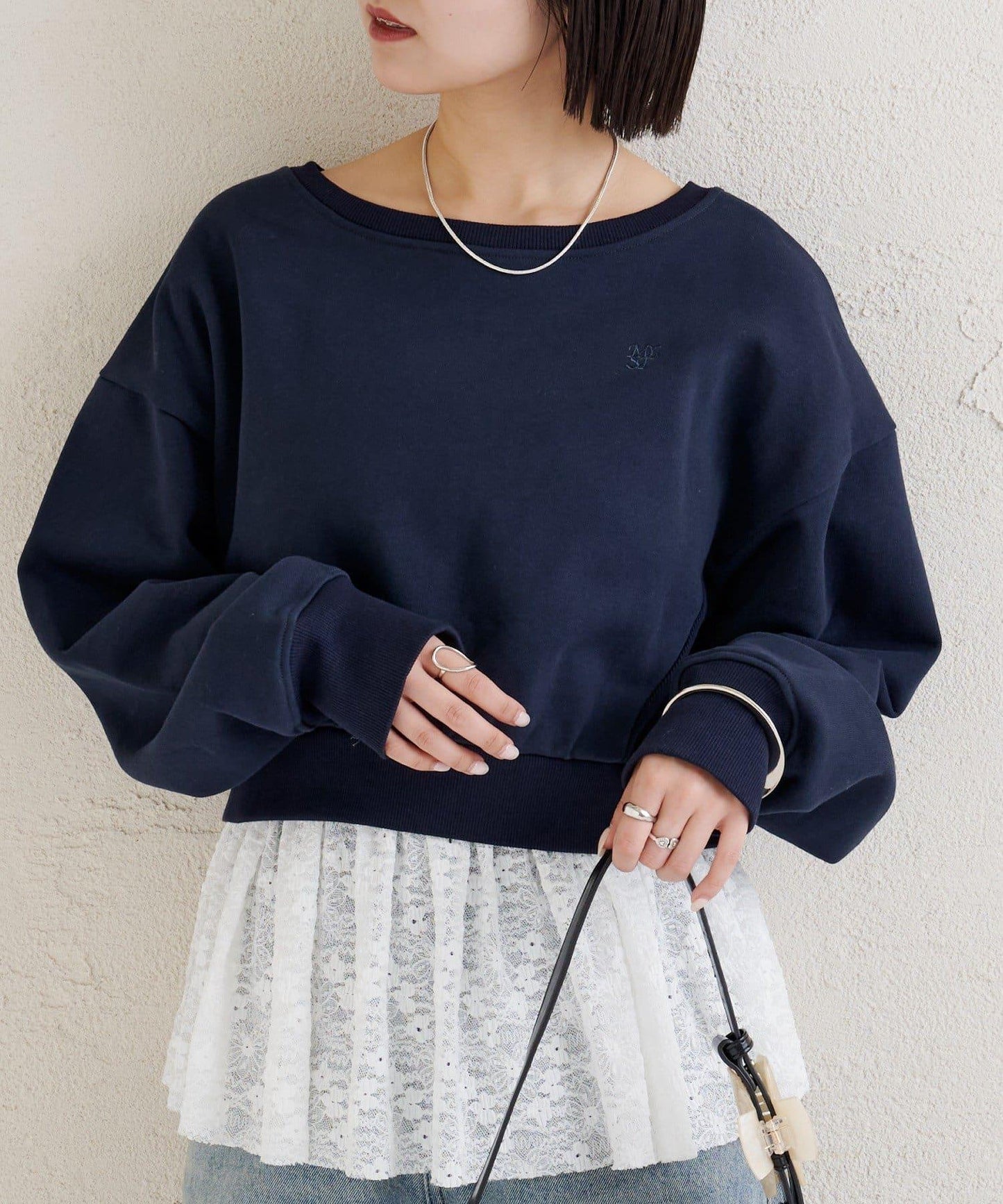 點綴刺繡短款衛衣