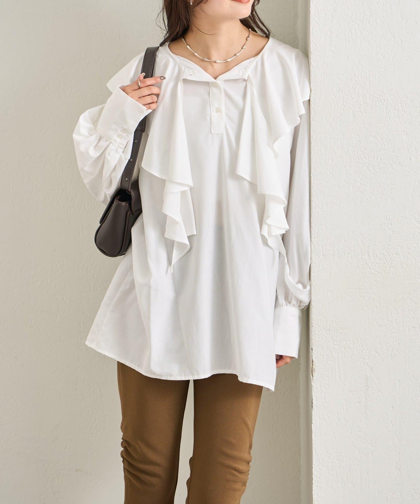 荷葉邊領口襯衫