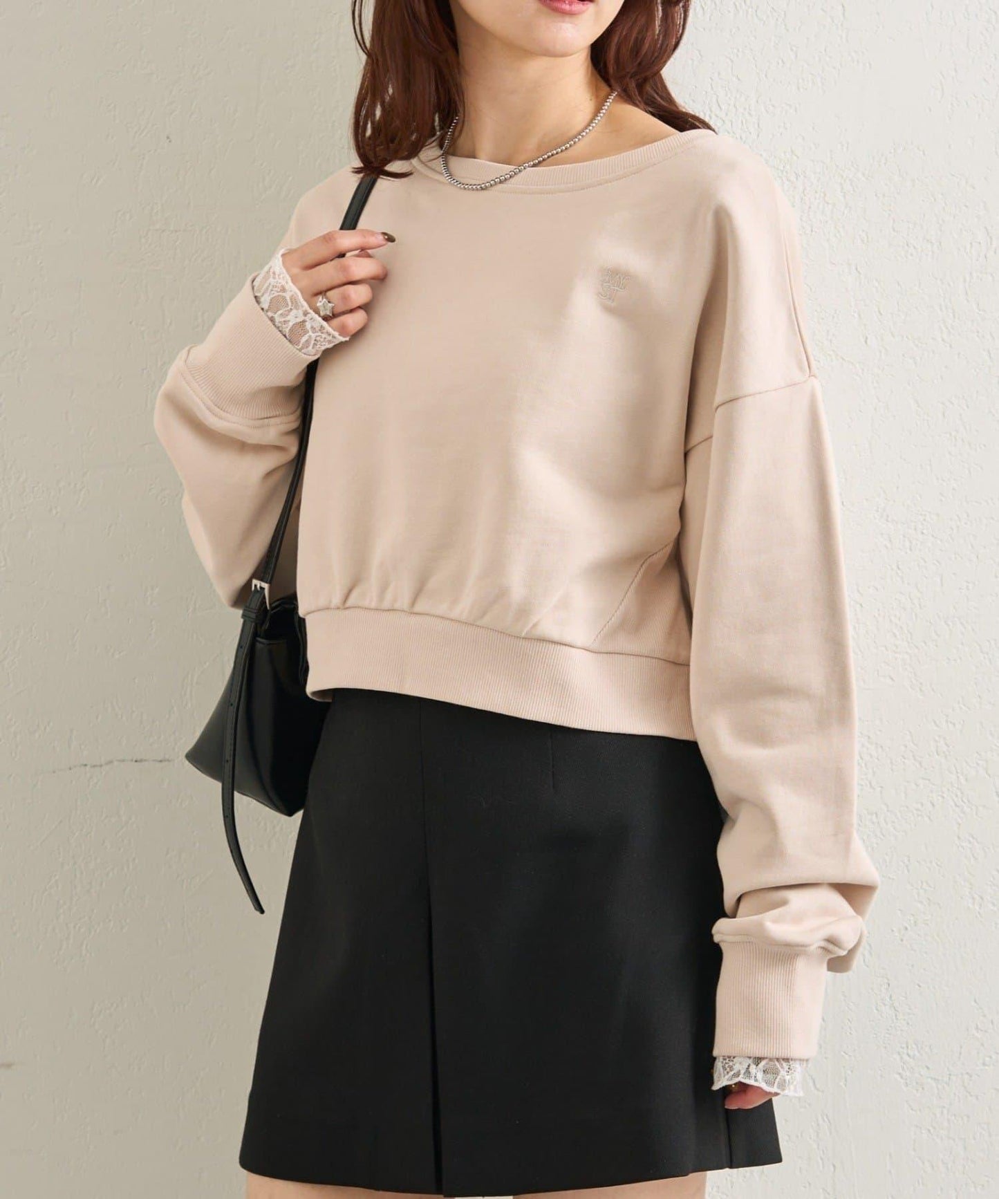 點綴刺繡短款衛衣