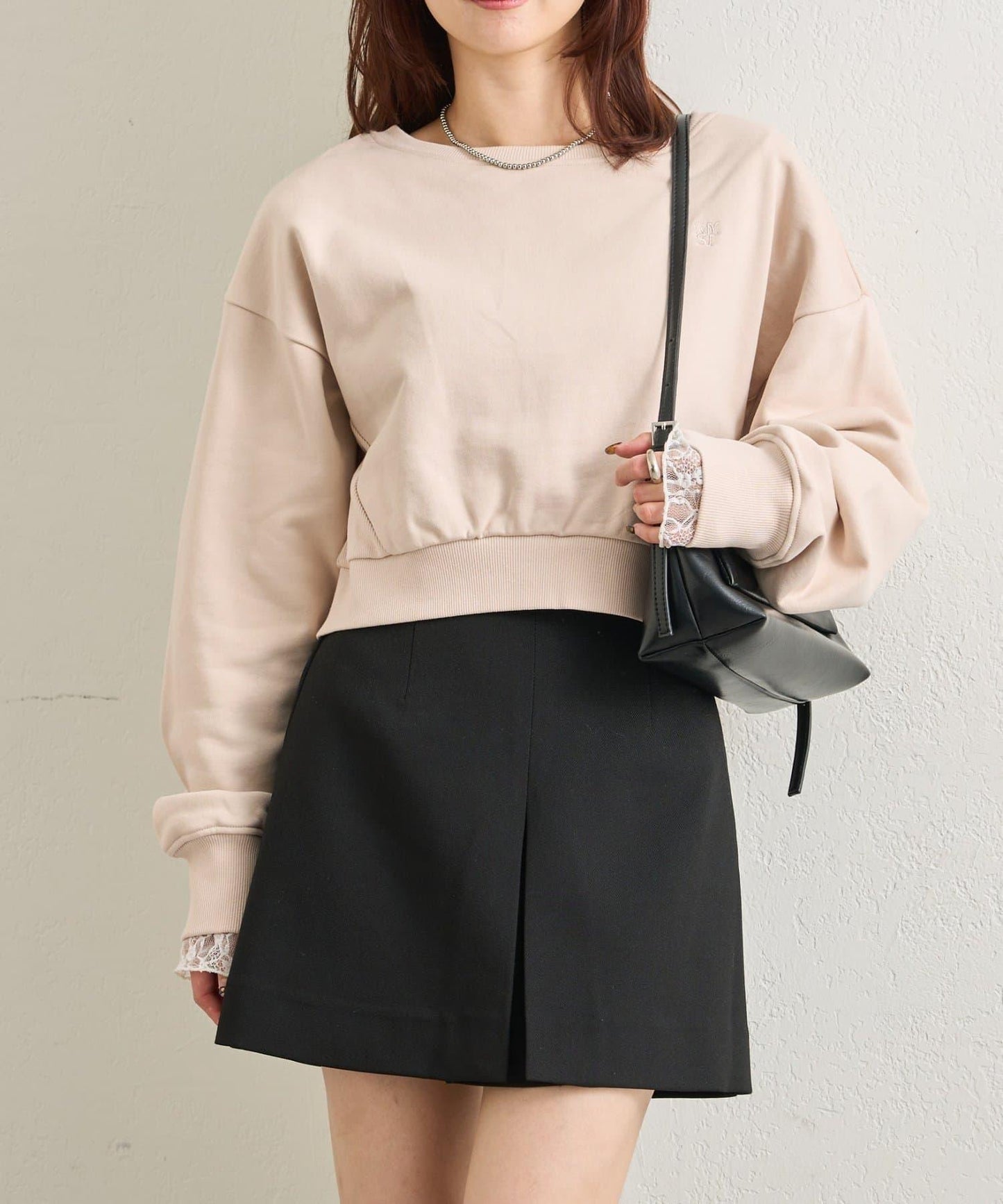 點綴刺繡短款衛衣