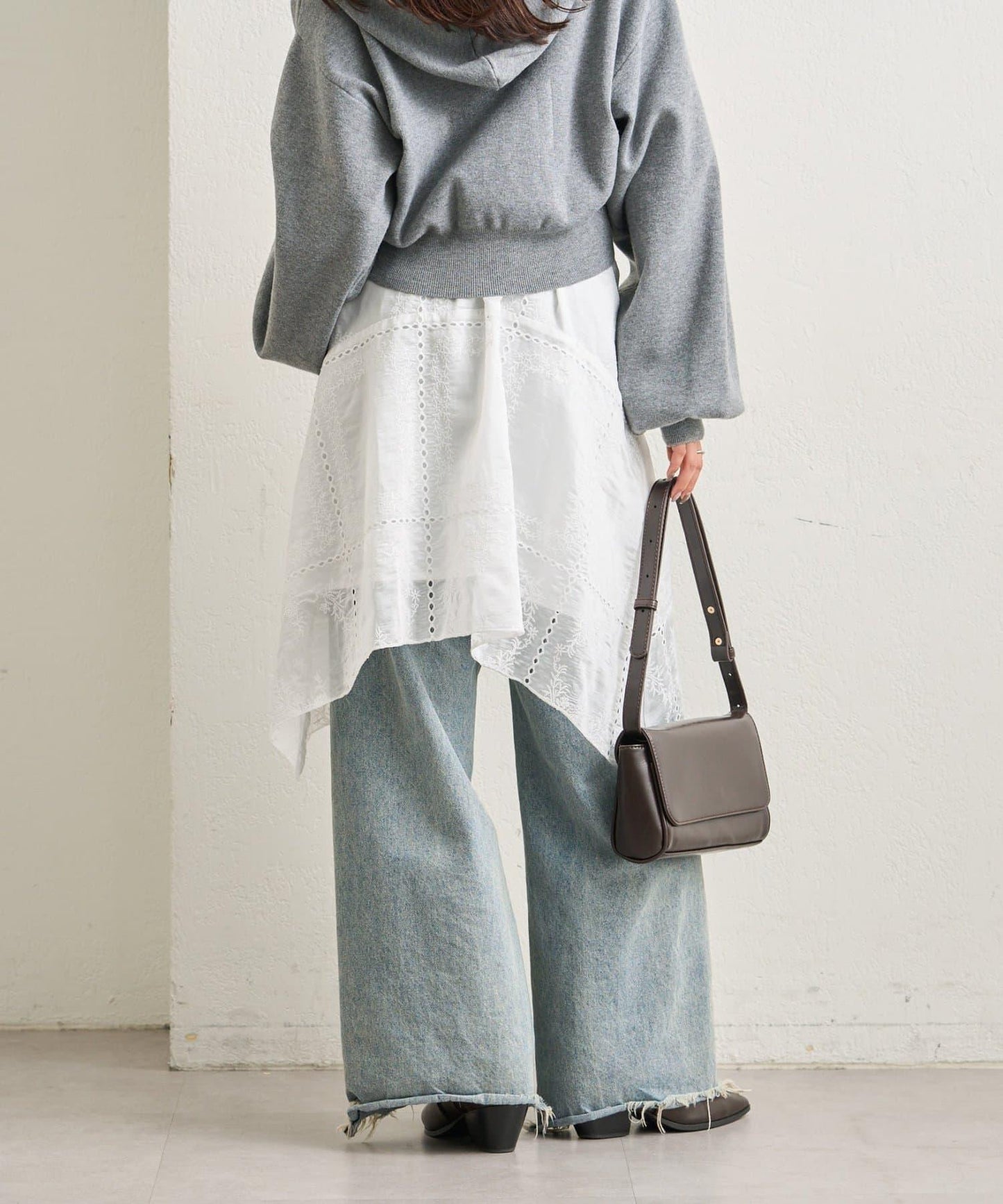 刺繡下襬半身裙