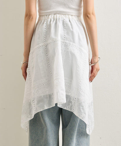 刺繡下襬半身裙