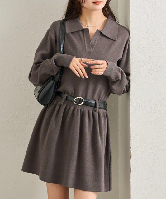 配腰帶針織翻領連衣裙