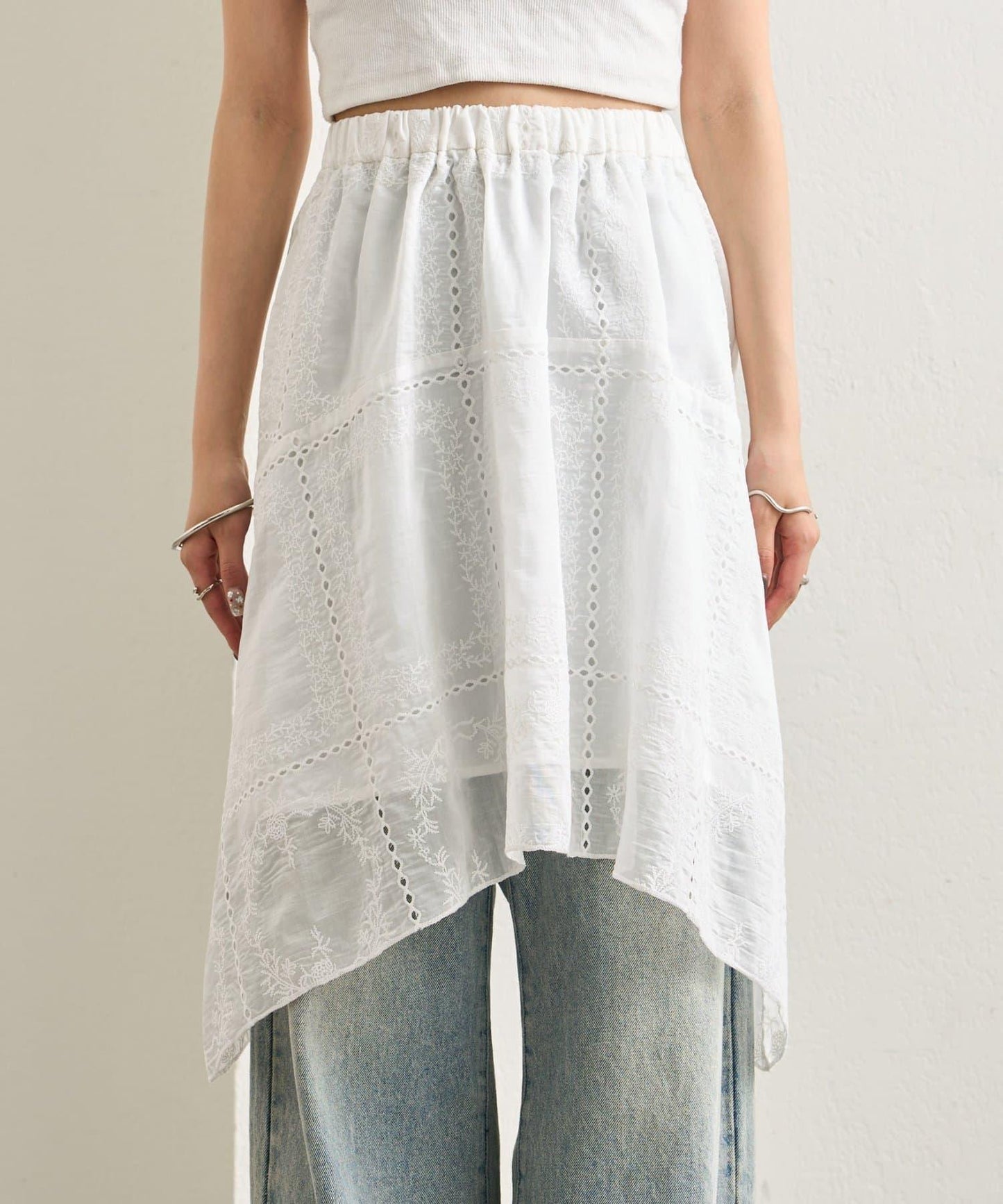 刺繡下襬半身裙