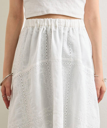 刺繡下襬半身裙