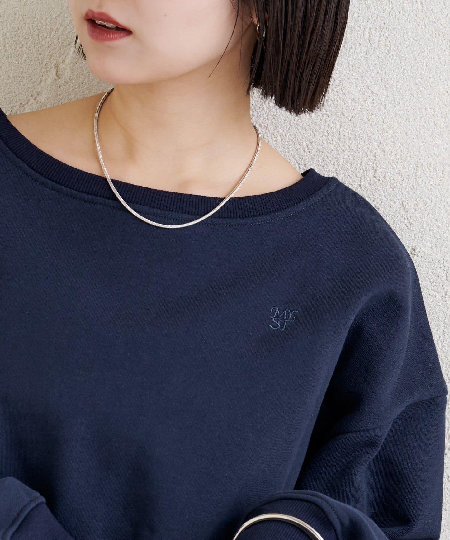 點綴刺繡短款衛衣