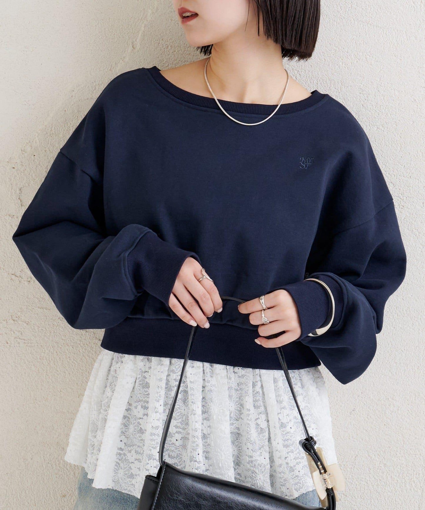 點綴刺繡短款衛衣