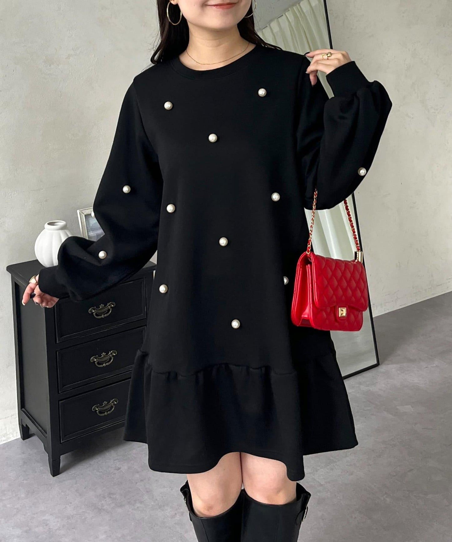 中長款下襬荷葉邊珍珠衛衣