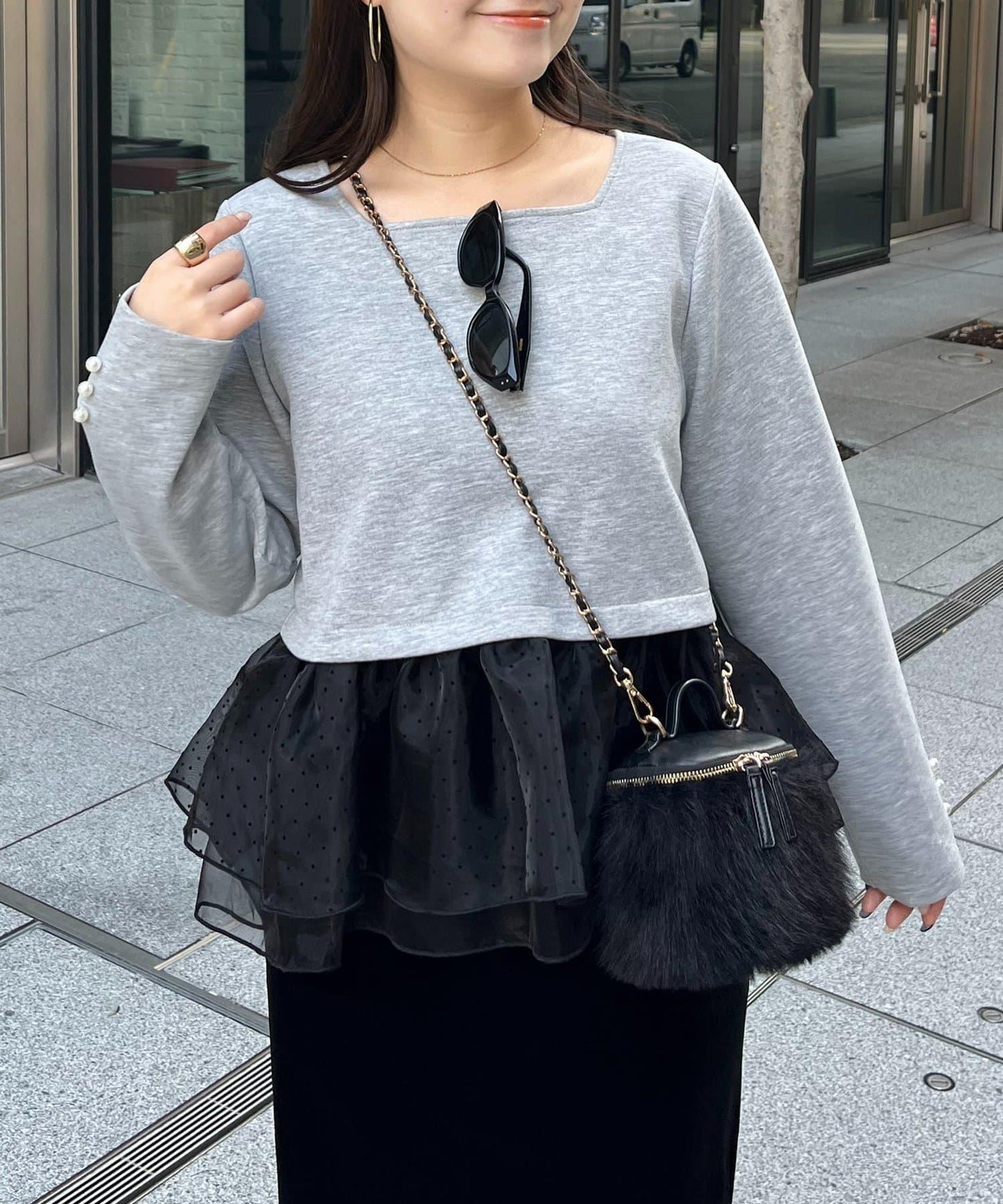 下襬波點層疊荷葉邊上衣