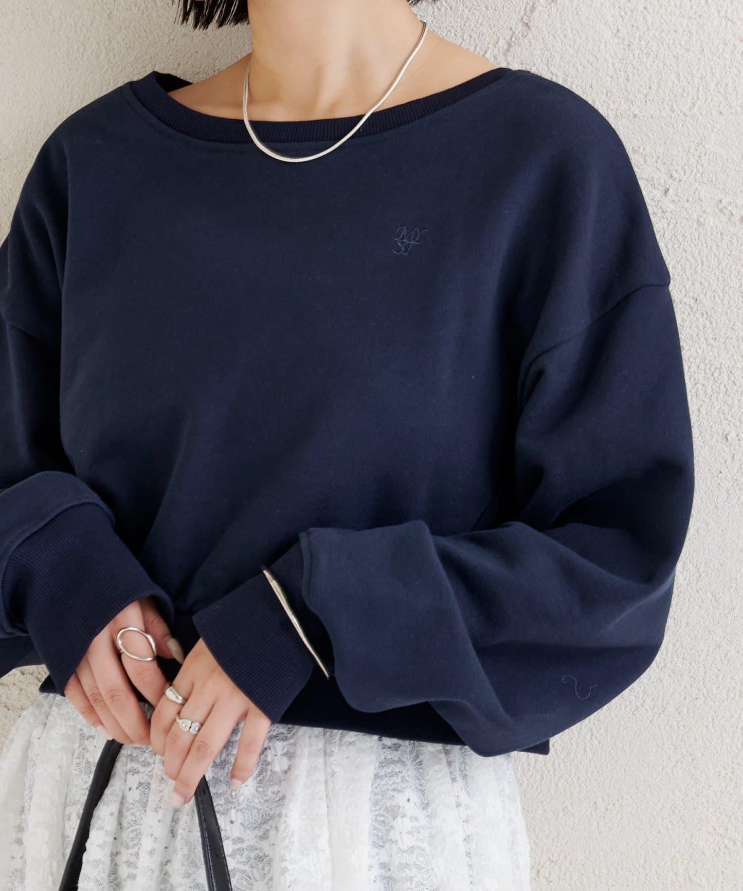 點綴刺繡短款衛衣