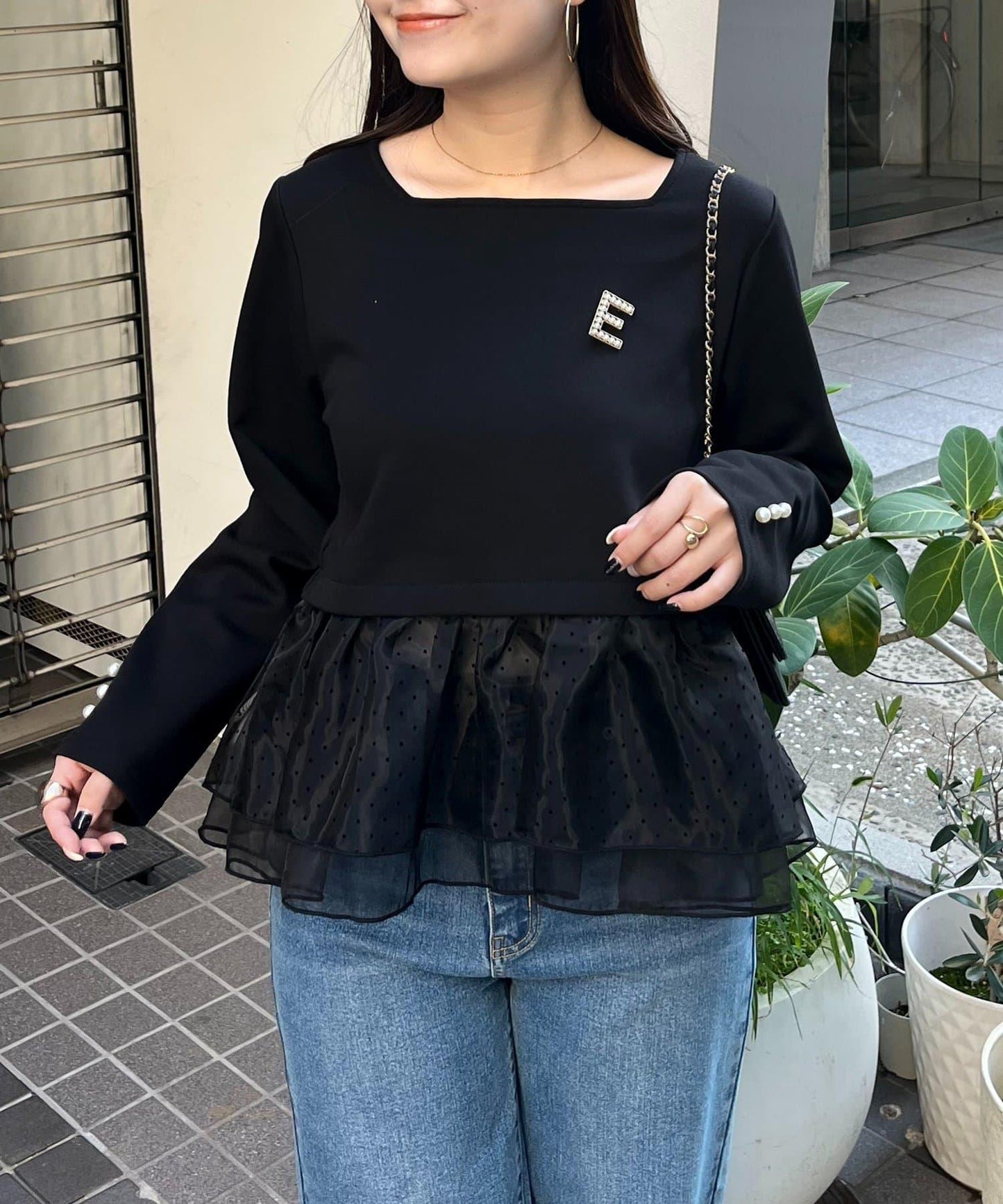 下襬波點層疊荷葉邊上衣