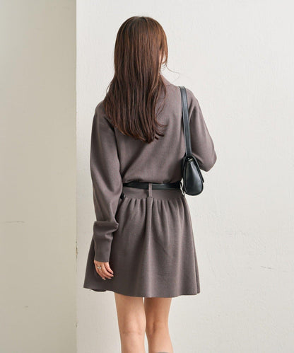 配腰帶針織翻領連衣裙