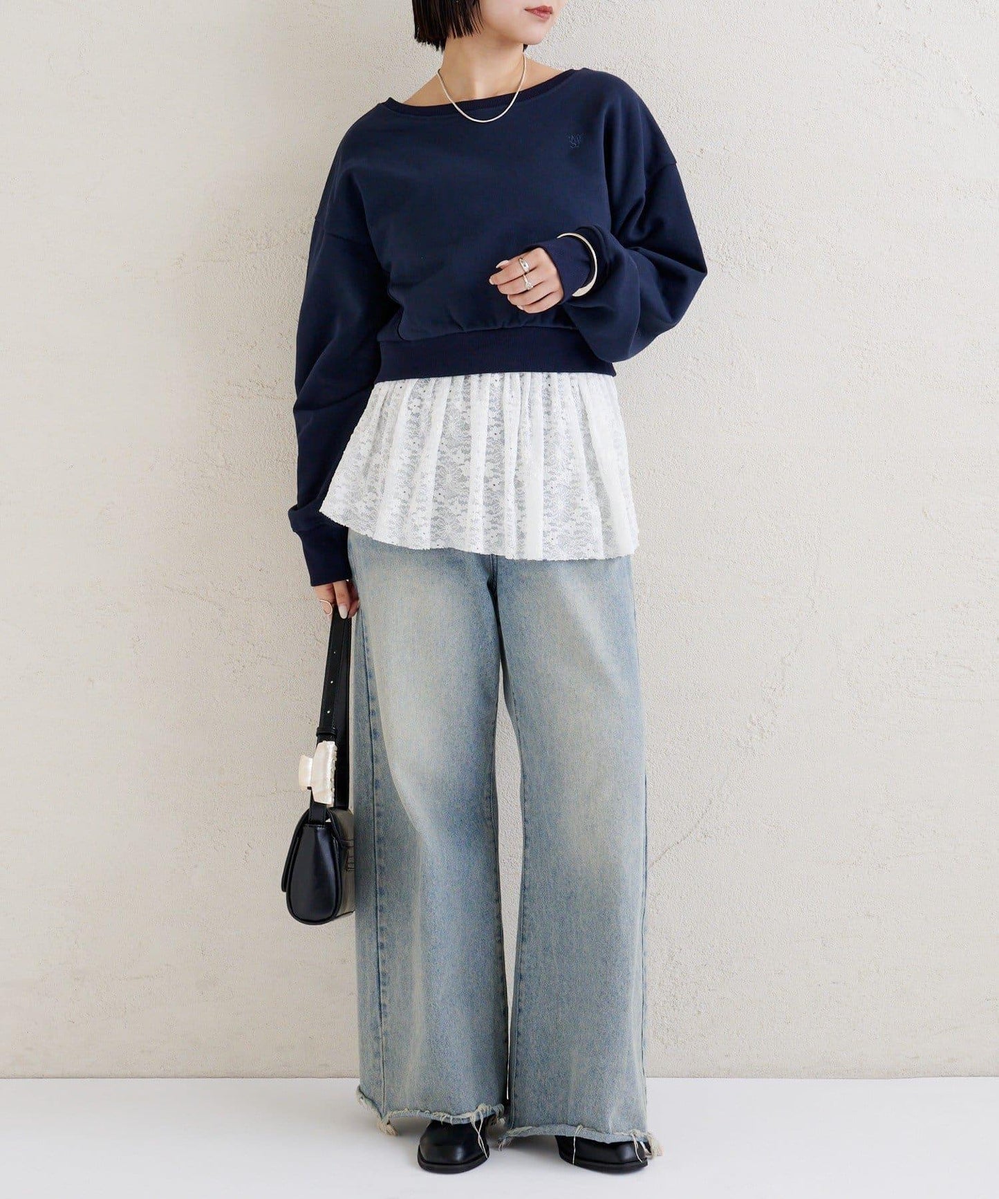 點綴刺繡短款衛衣