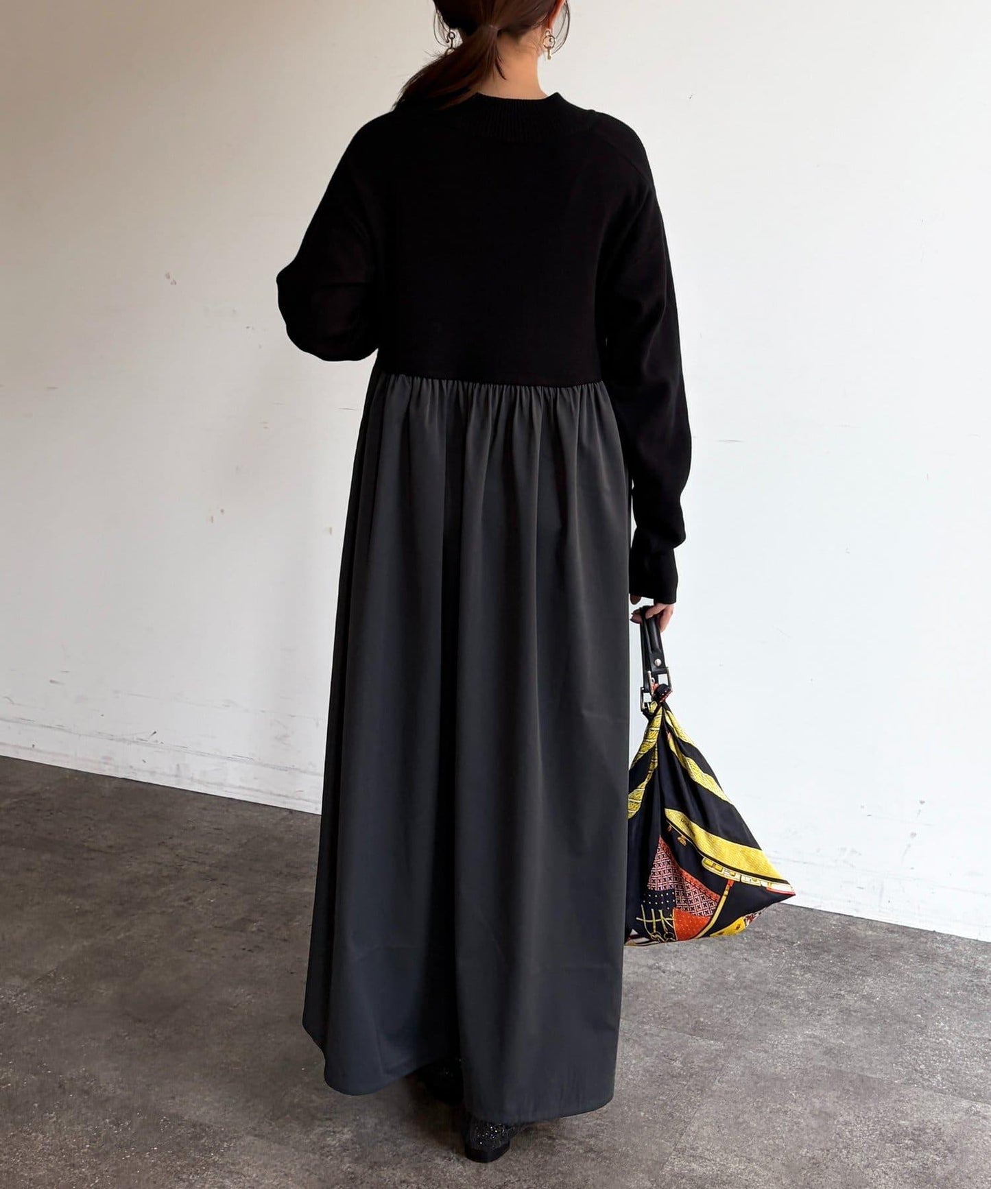 異材質拼接半拉鍊連衣裙