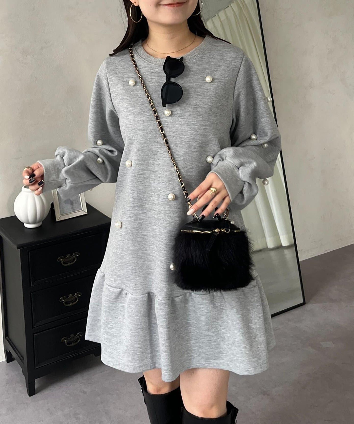 中長款下襬荷葉邊珍珠衛衣