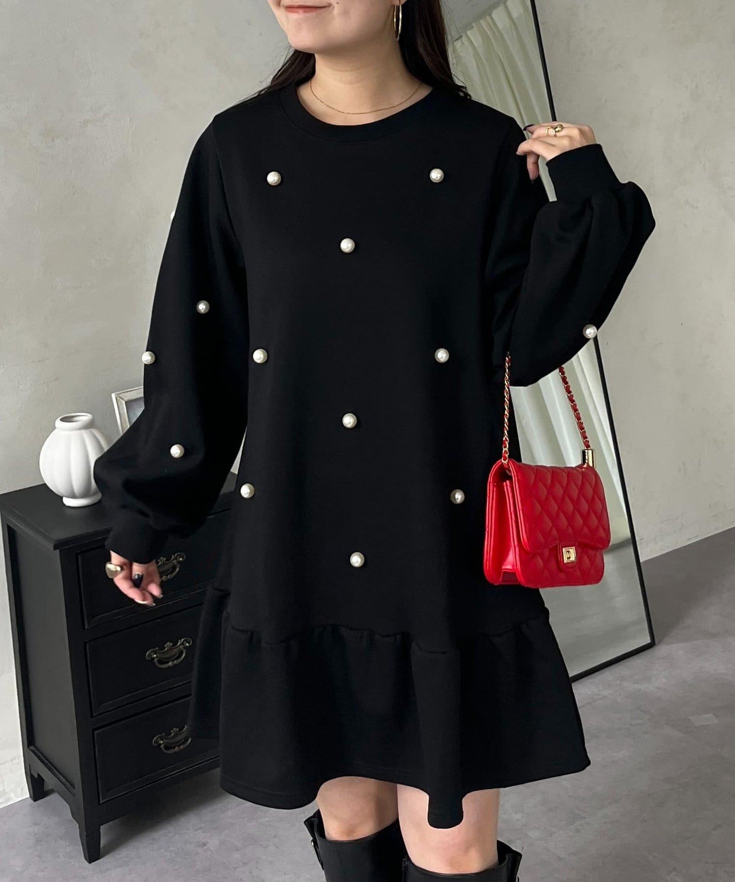 中長款下襬荷葉邊珍珠衛衣