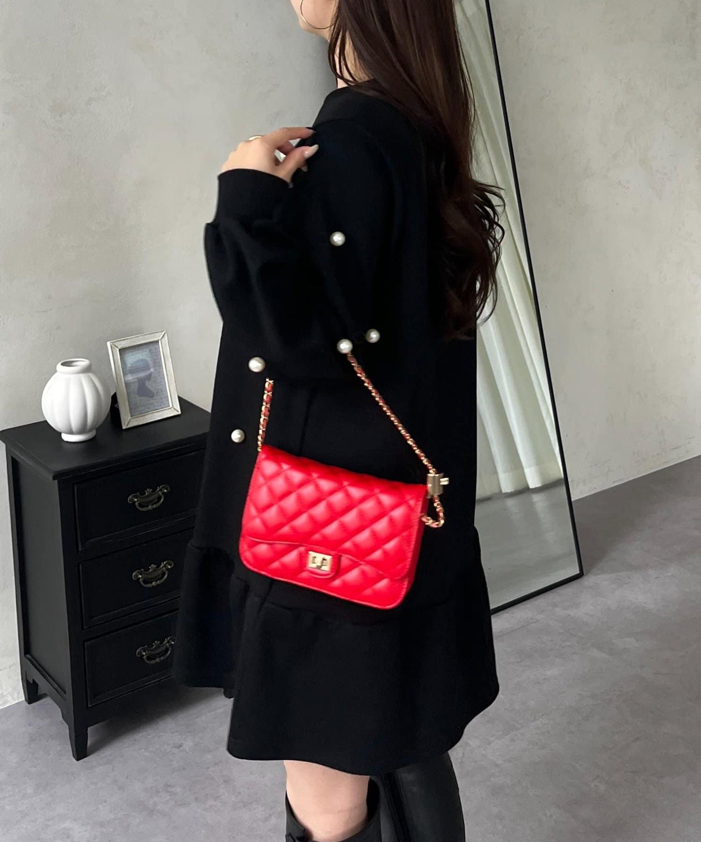 中長款下襬荷葉邊珍珠衛衣