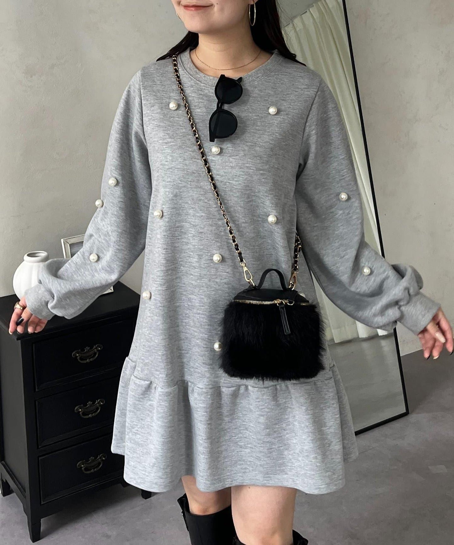 中長款下襬荷葉邊珍珠衛衣