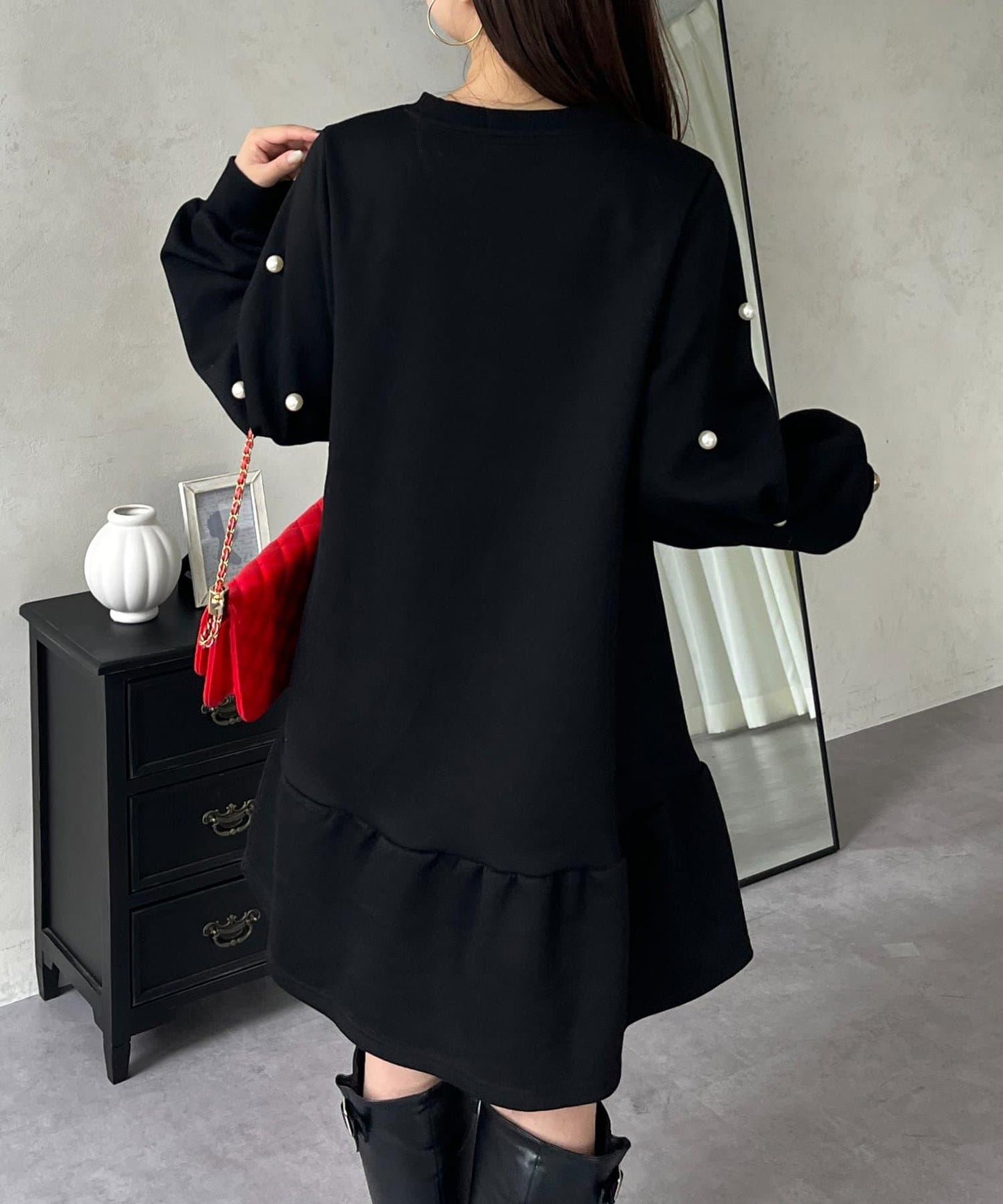 中長款下襬荷葉邊珍珠衛衣