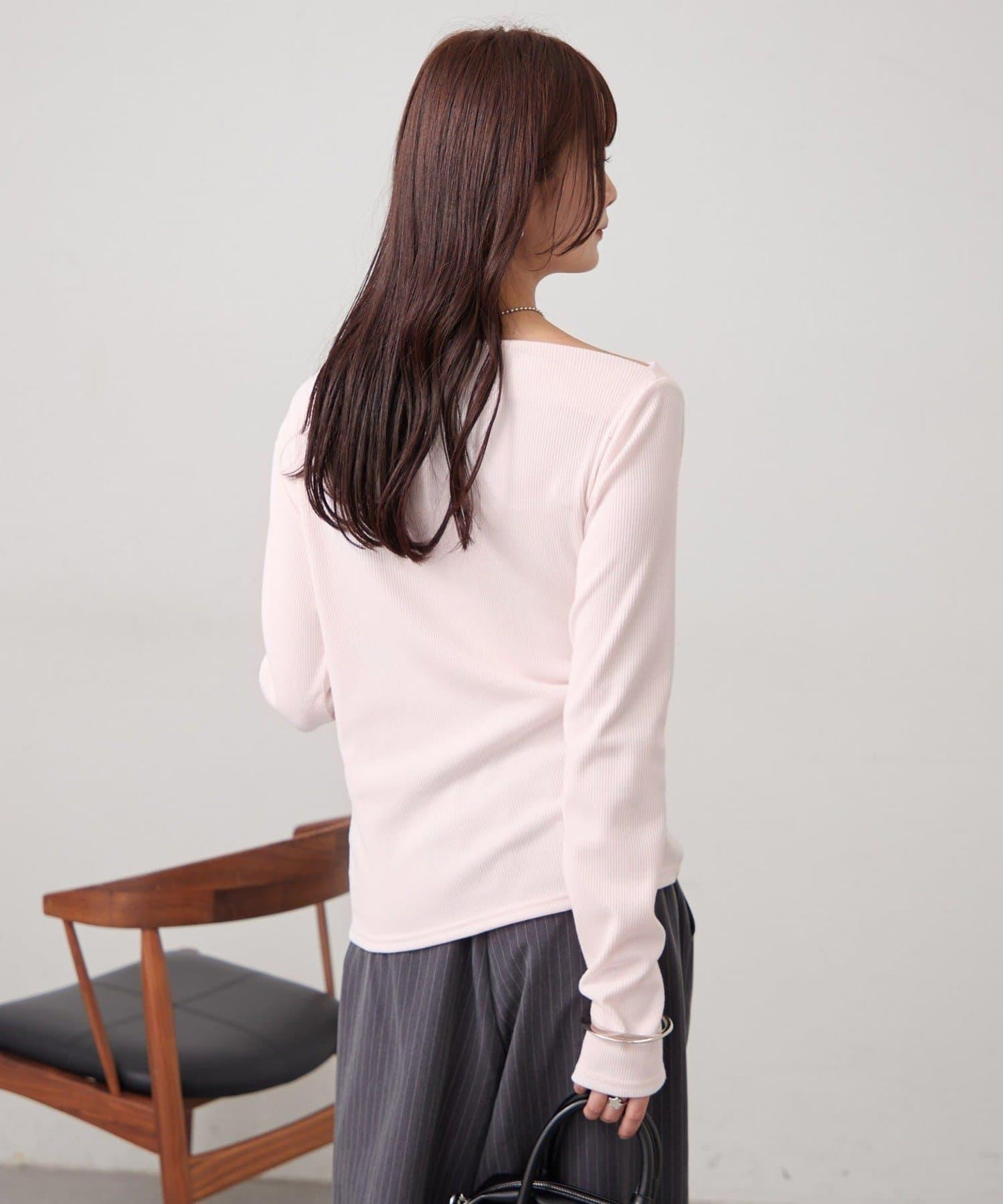 帶吊墜一字肩羅紋長袖T恤