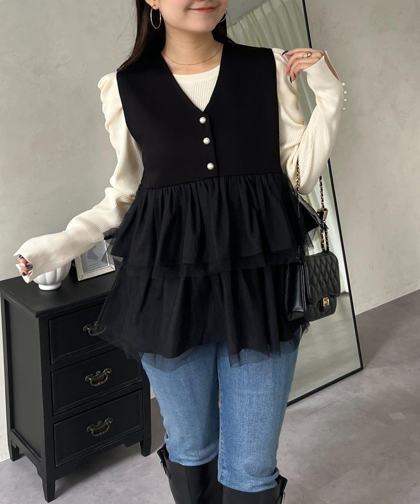 珍珠紐扣網紗荷葉邊V領背心