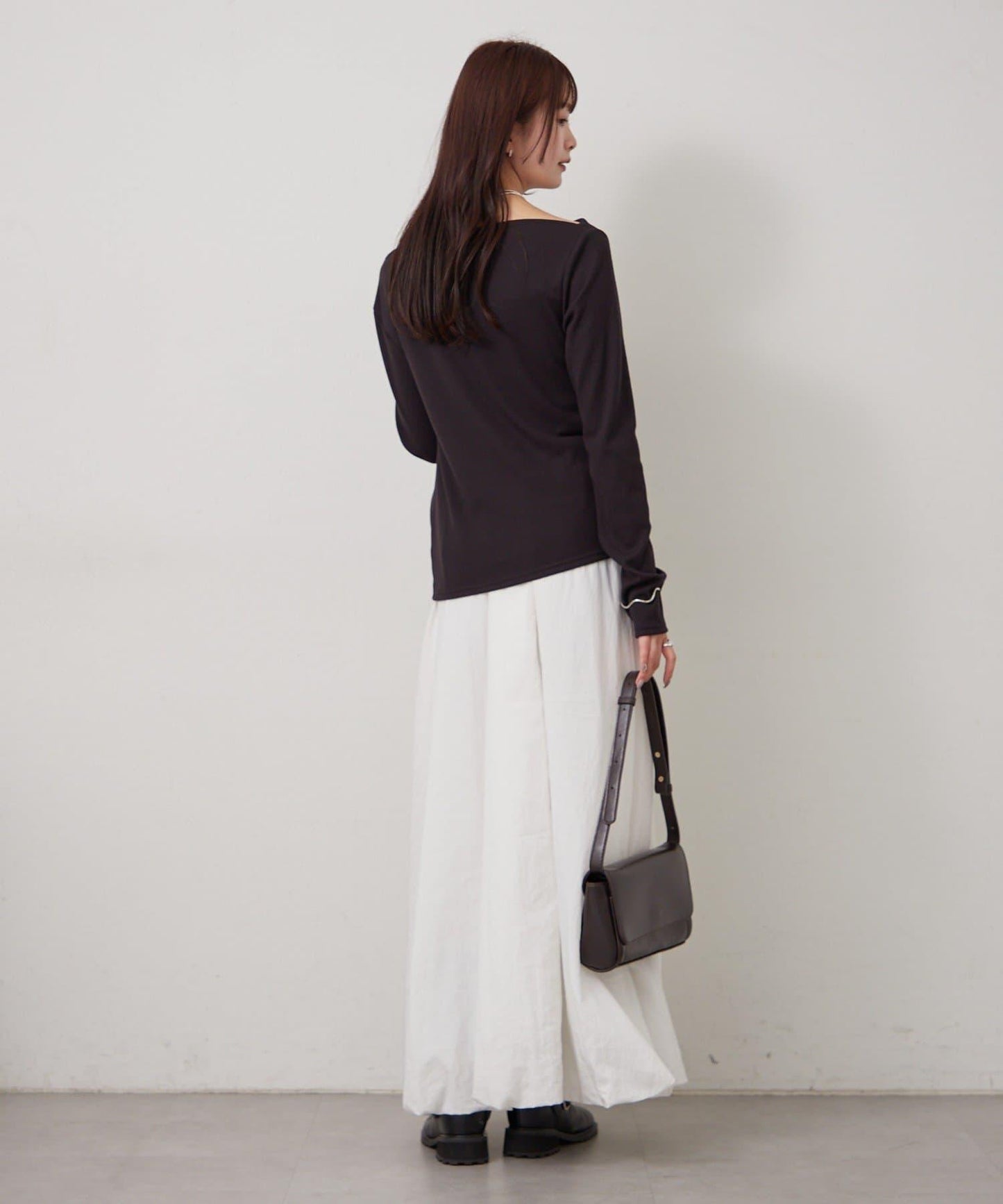 帶吊墜一字肩羅紋長袖T恤