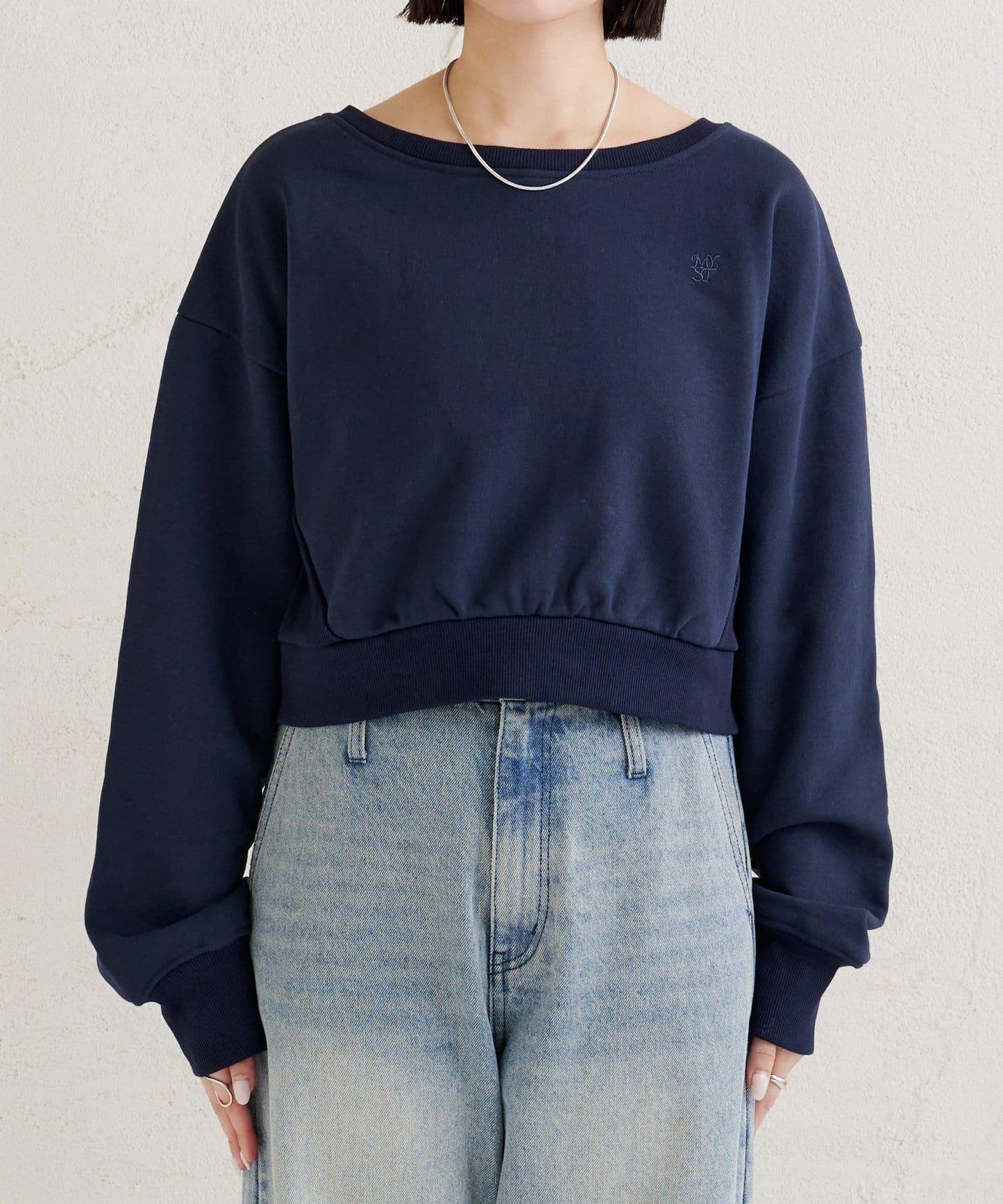 點綴刺繡短款衛衣