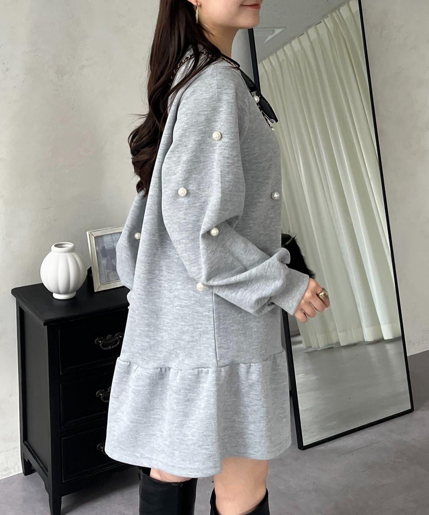 中長款下襬荷葉邊珍珠衛衣