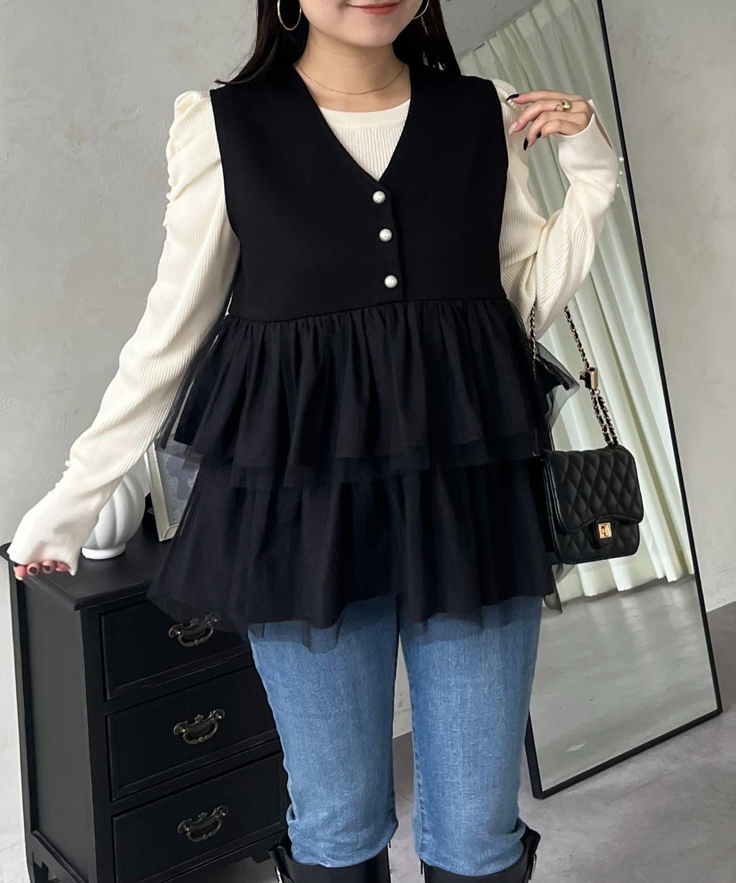 珍珠紐扣網紗荷葉邊V領背心