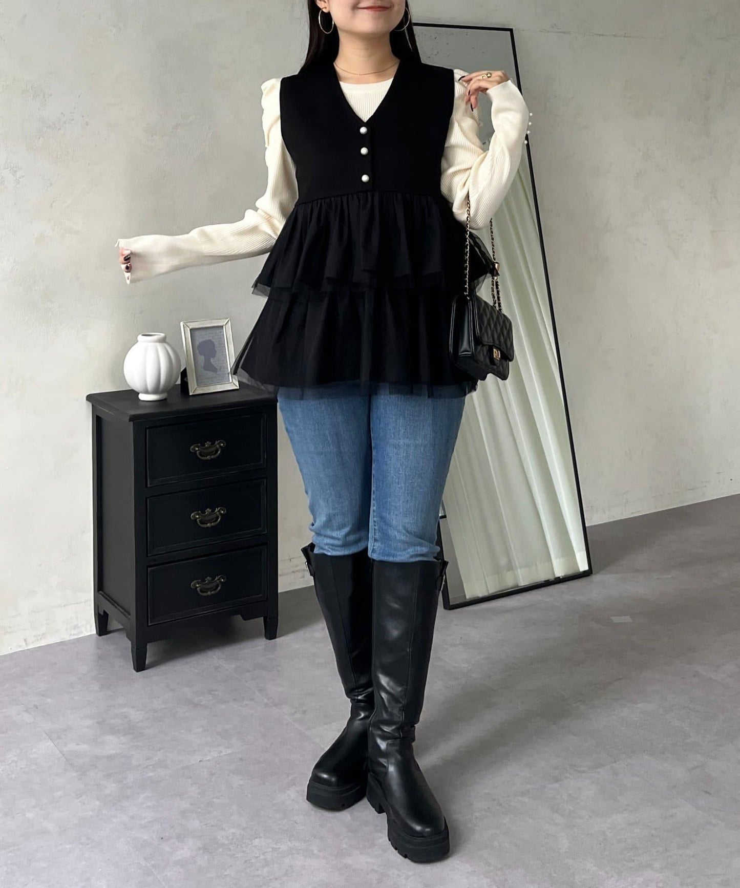 珍珠紐扣網紗荷葉邊V領背心