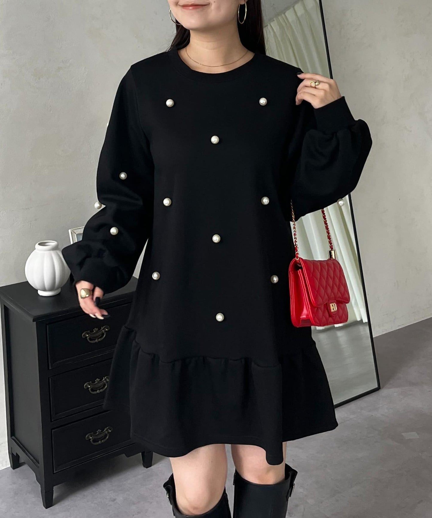 中長款下襬荷葉邊珍珠衛衣