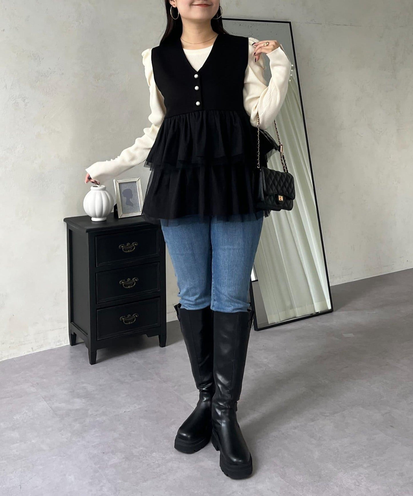 珍珠紐扣網紗荷葉邊V領背心