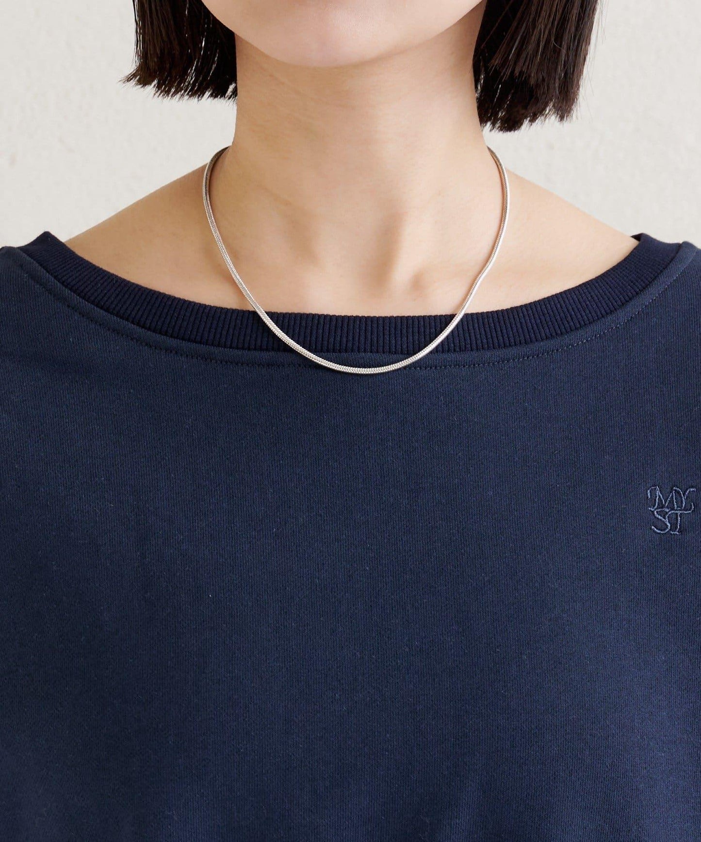 點綴刺繡短款衛衣