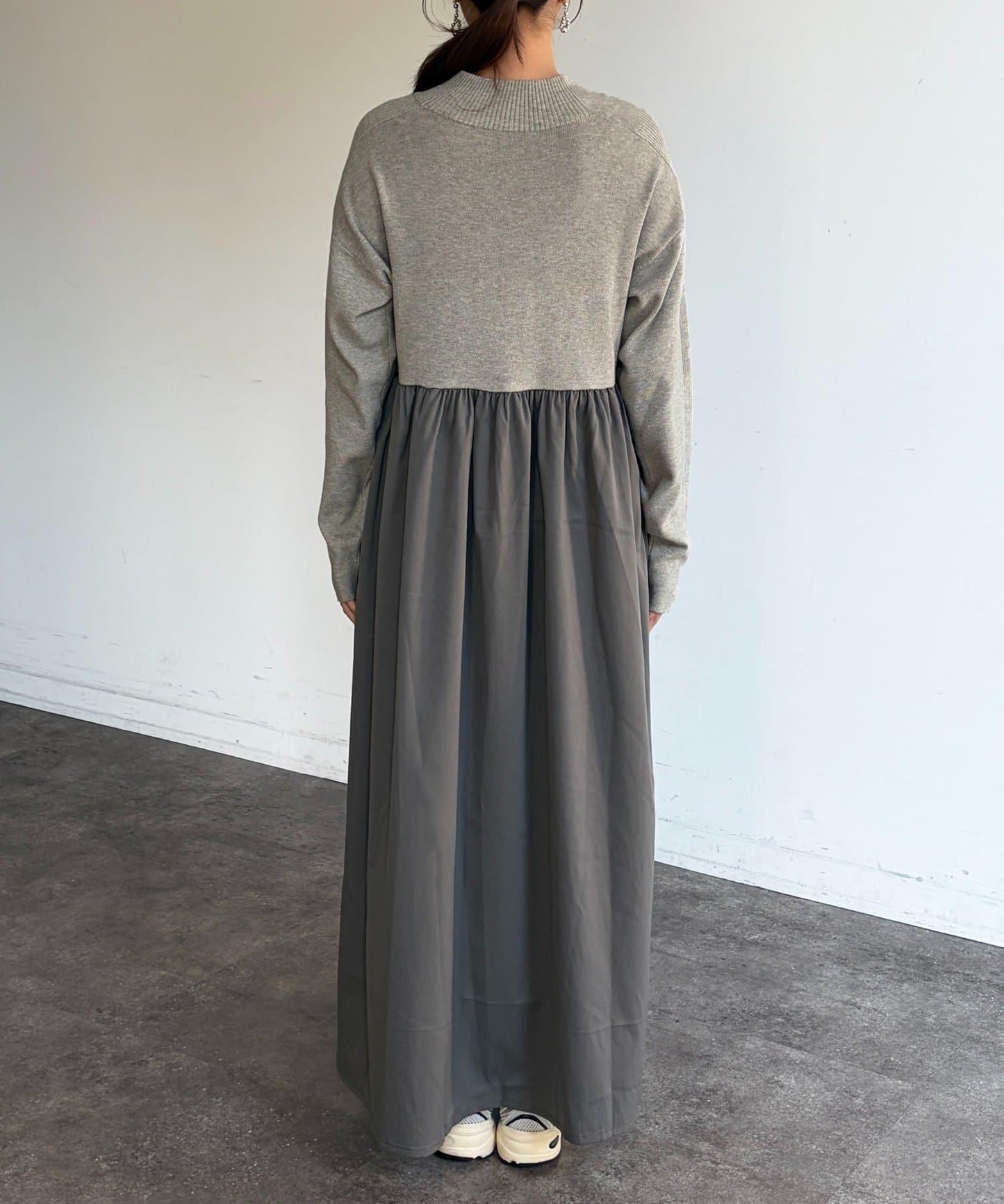 異材質拼接半拉鍊連衣裙