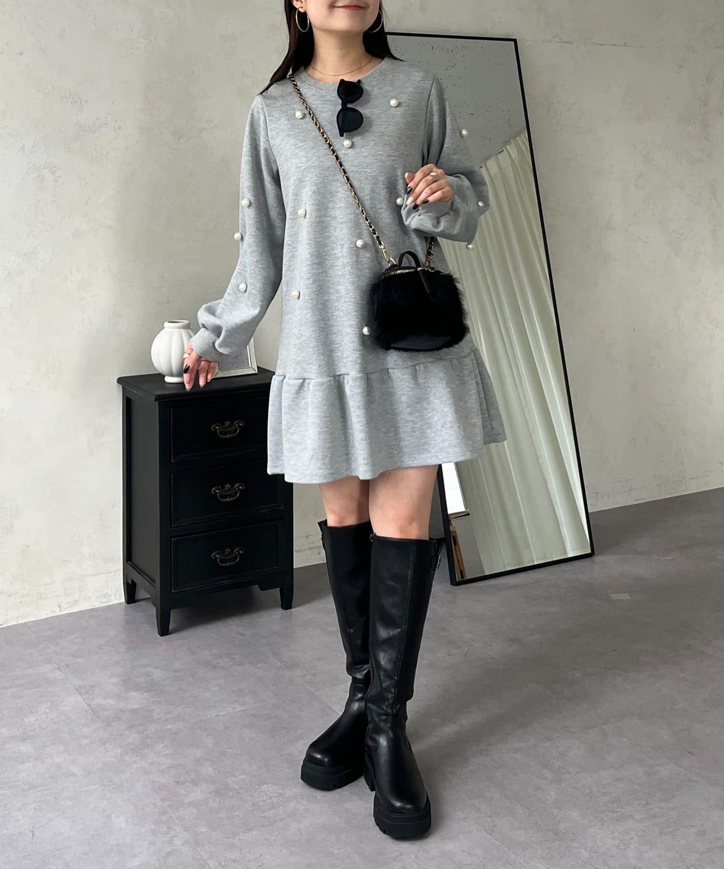 中長款下襬荷葉邊珍珠衛衣