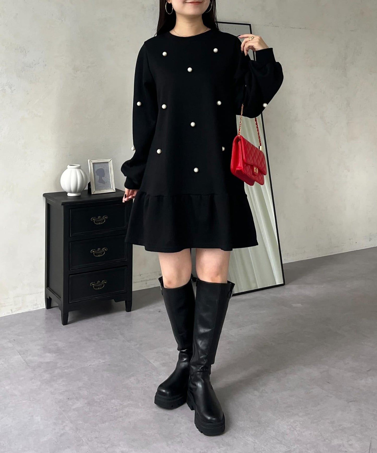 中長款下襬荷葉邊珍珠衛衣