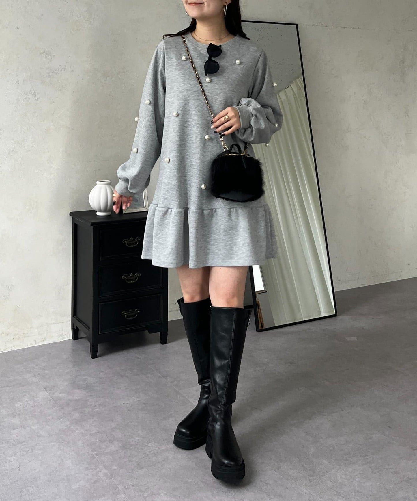 中長款下襬荷葉邊珍珠衛衣