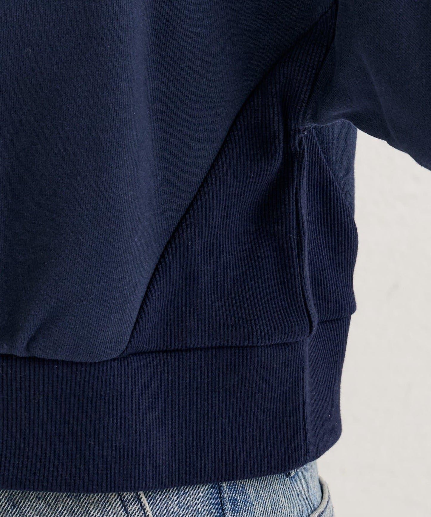 點綴刺繡短款衛衣