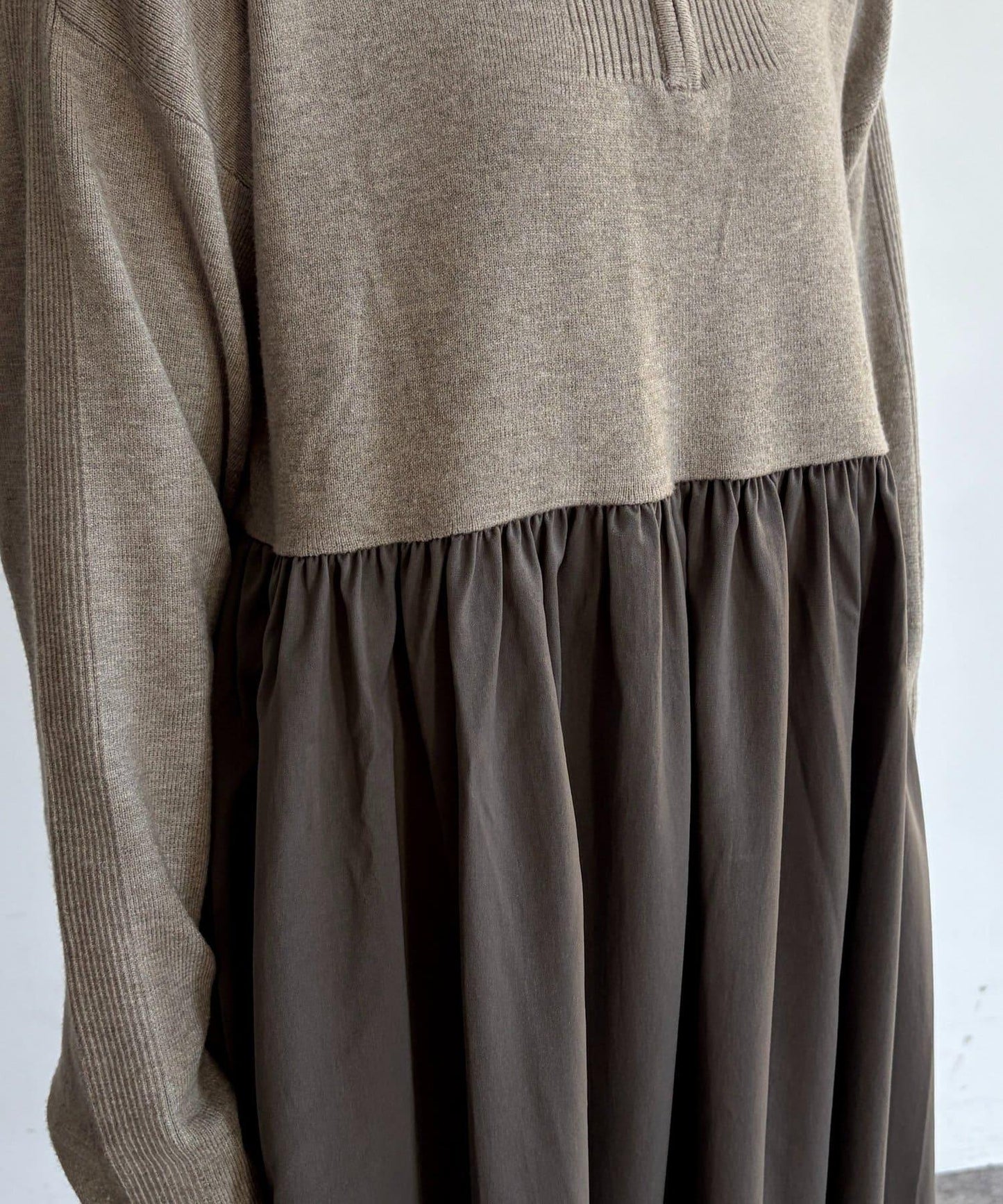 異材質拼接半拉鍊連衣裙