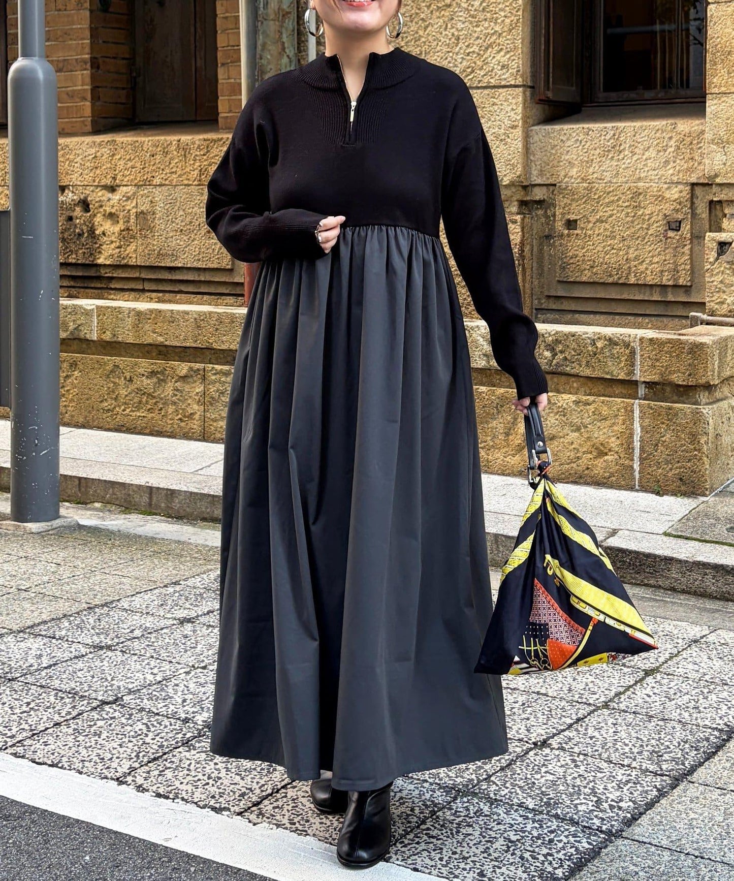 異材質拼接半拉鍊連衣裙