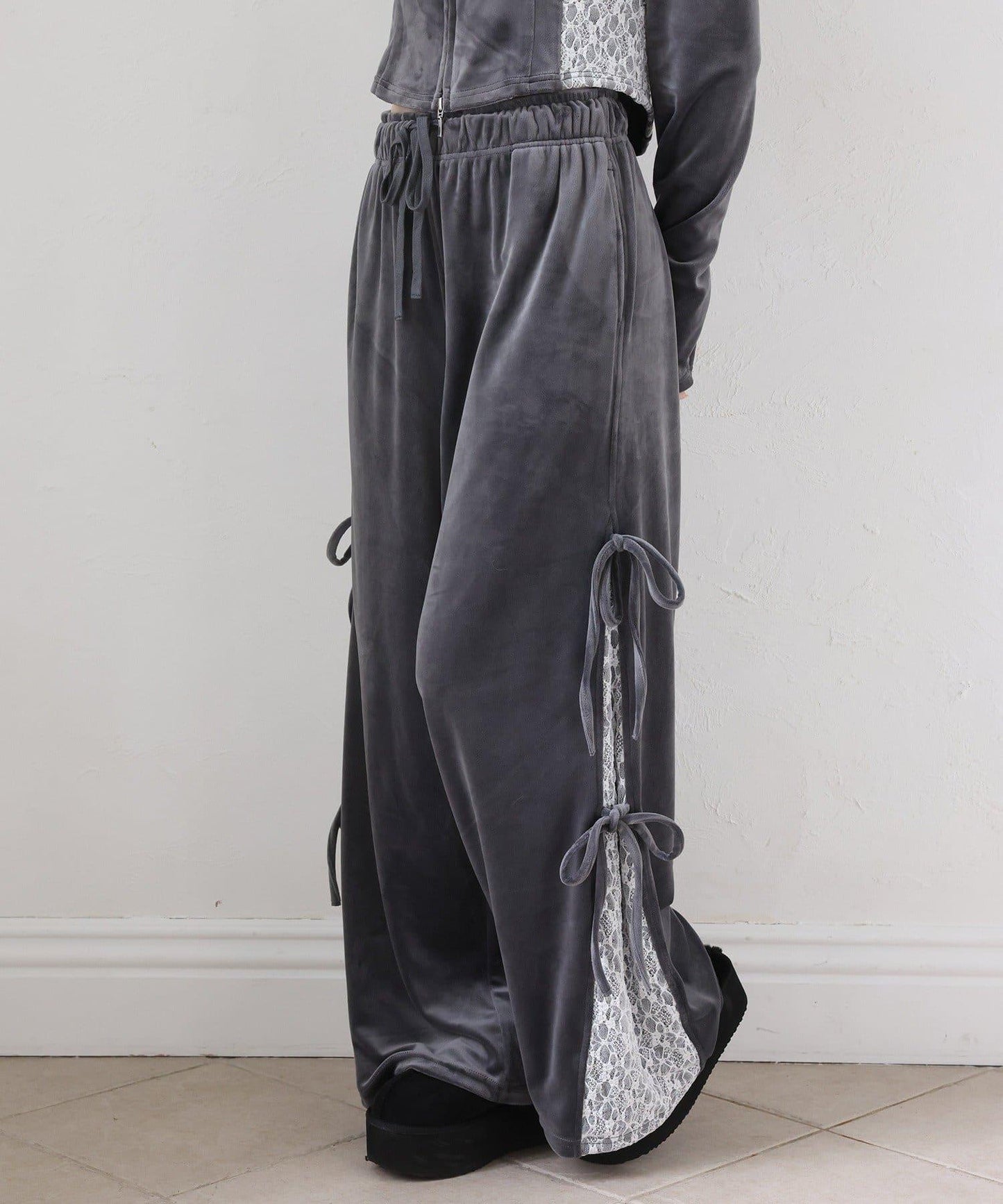 側邊蕾絲天鵝絨蝴蝶結長褲
